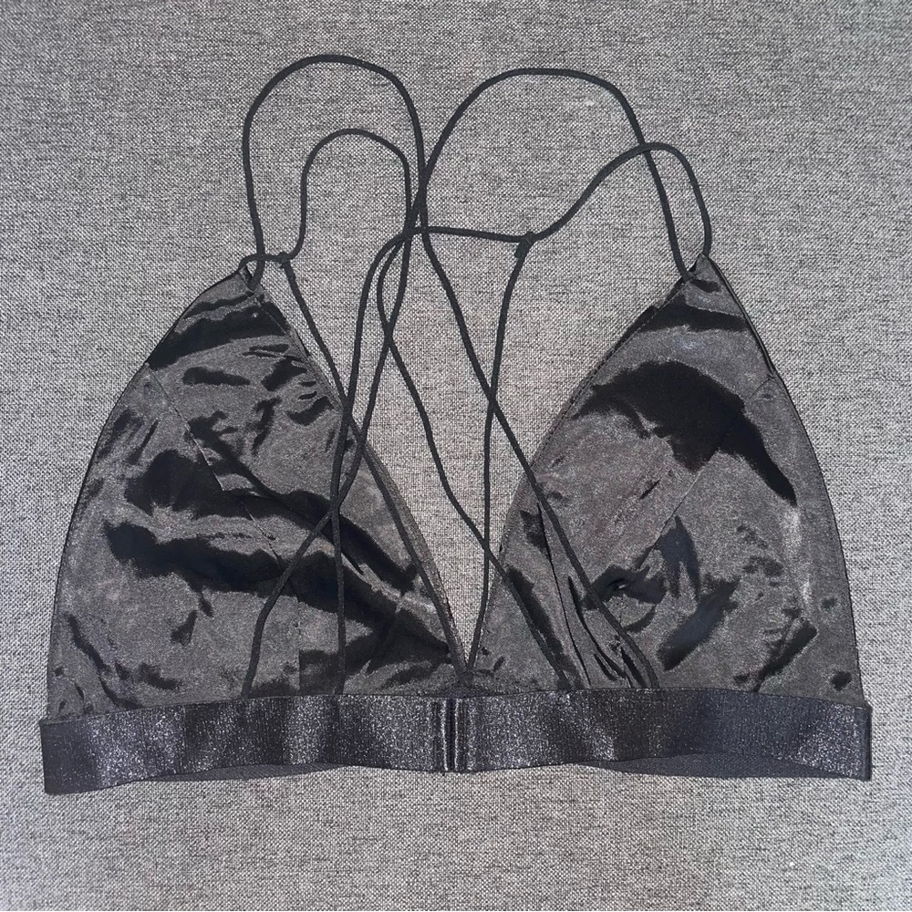 NWOT • Floral Embroidered Black Bralette - Picture 7 of 8